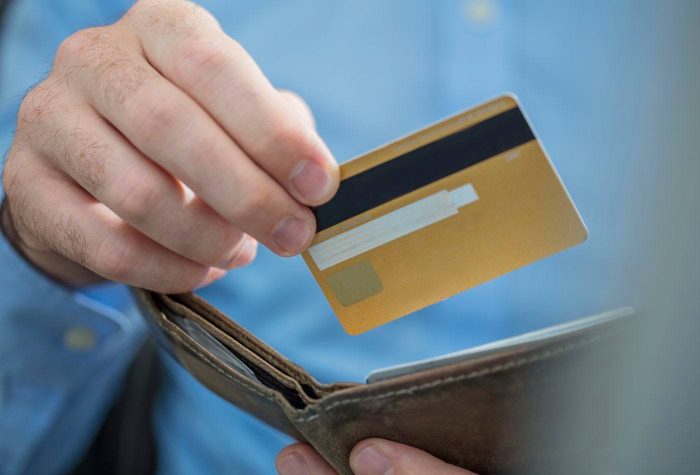 كيفية سحب مبلغ من البطاقة الائتمانية كيفية سحب مبلغ من البطاقة الائتمانية بالخطوات
