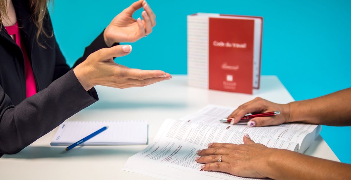 مهام موظف العلاقات العامة