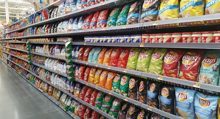 طريقة ترتيب البضاعة في السوبر ماركت