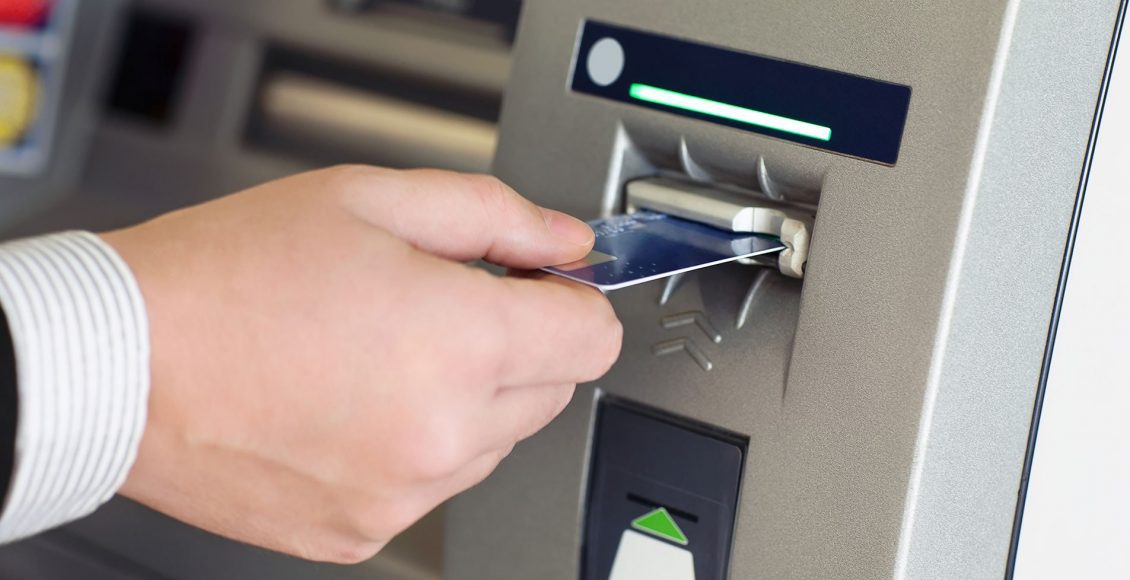طريقة إدخال الفيزا في الماكينة