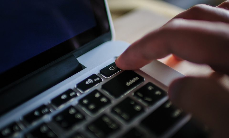 كيفية عمل وكالة إلكترونية لشخص خارج السعودية