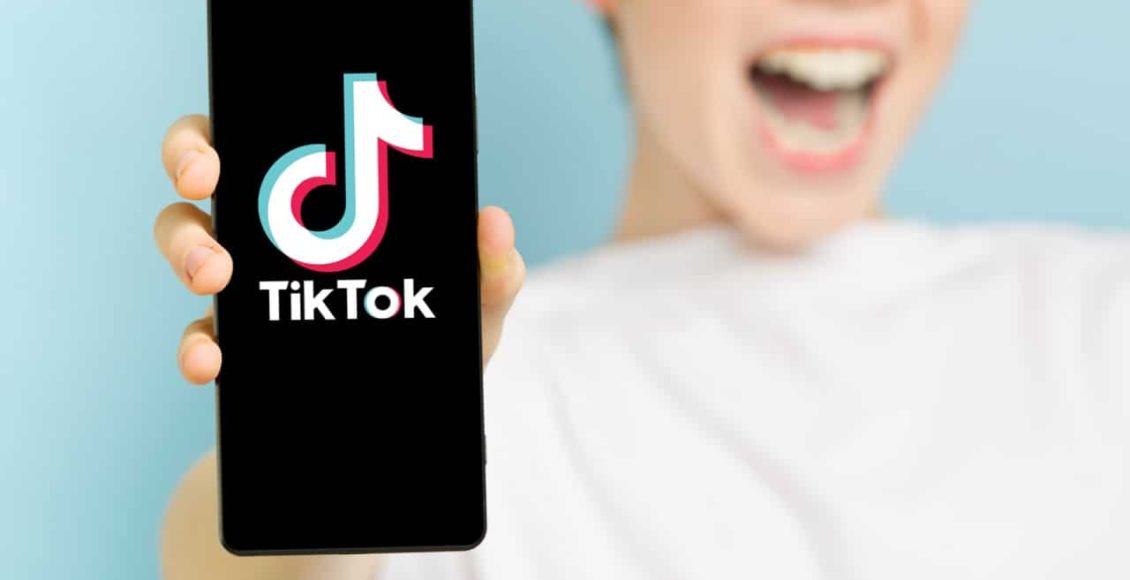 التكبيس في التيك توك يطلع فلوس