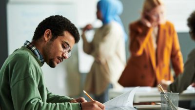 راتب مشرف تربية في الابتدائي
