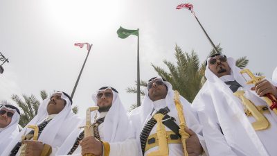كم راتب خوي في الإمارة