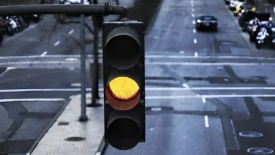 اعتراض على مخالفة قطع إشارة صفراء