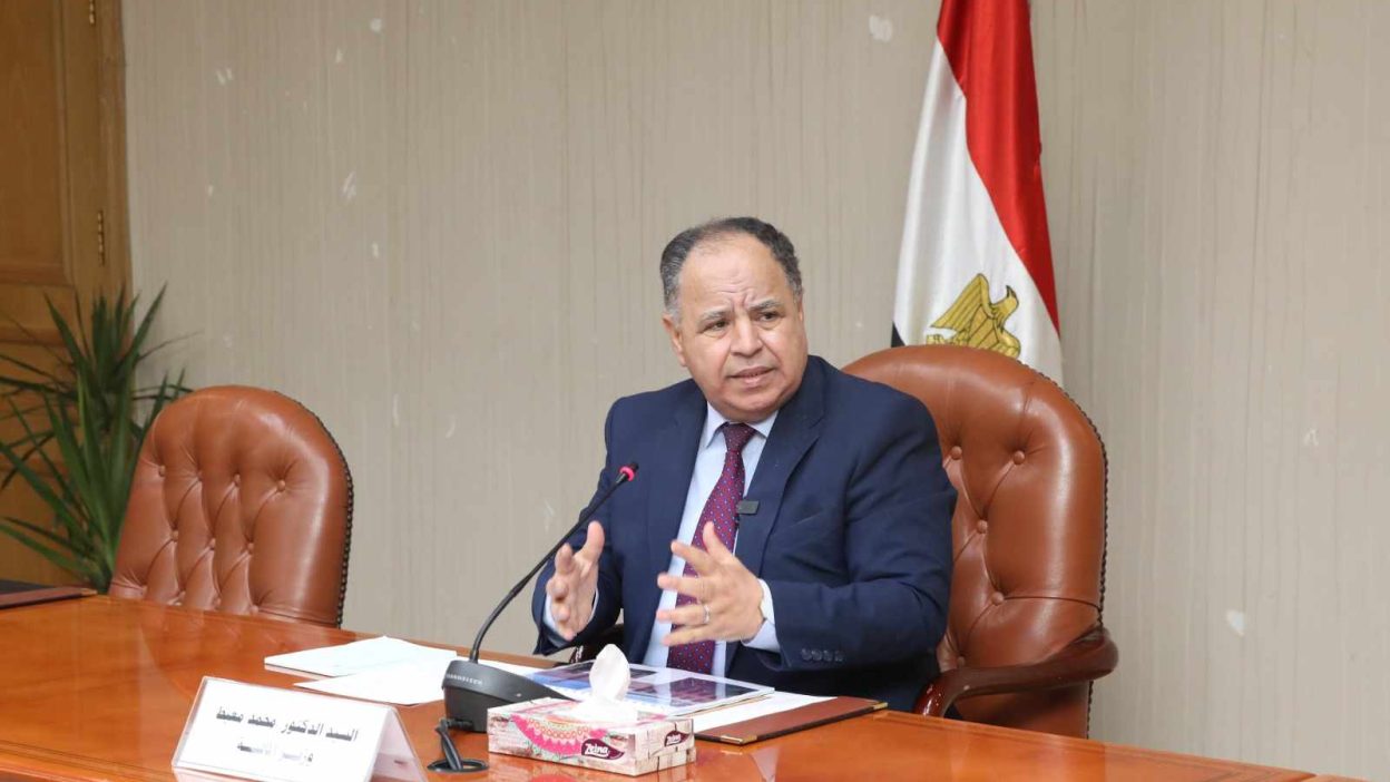 جهود وزير المالية في تعزيز الإيرادات الضريبية