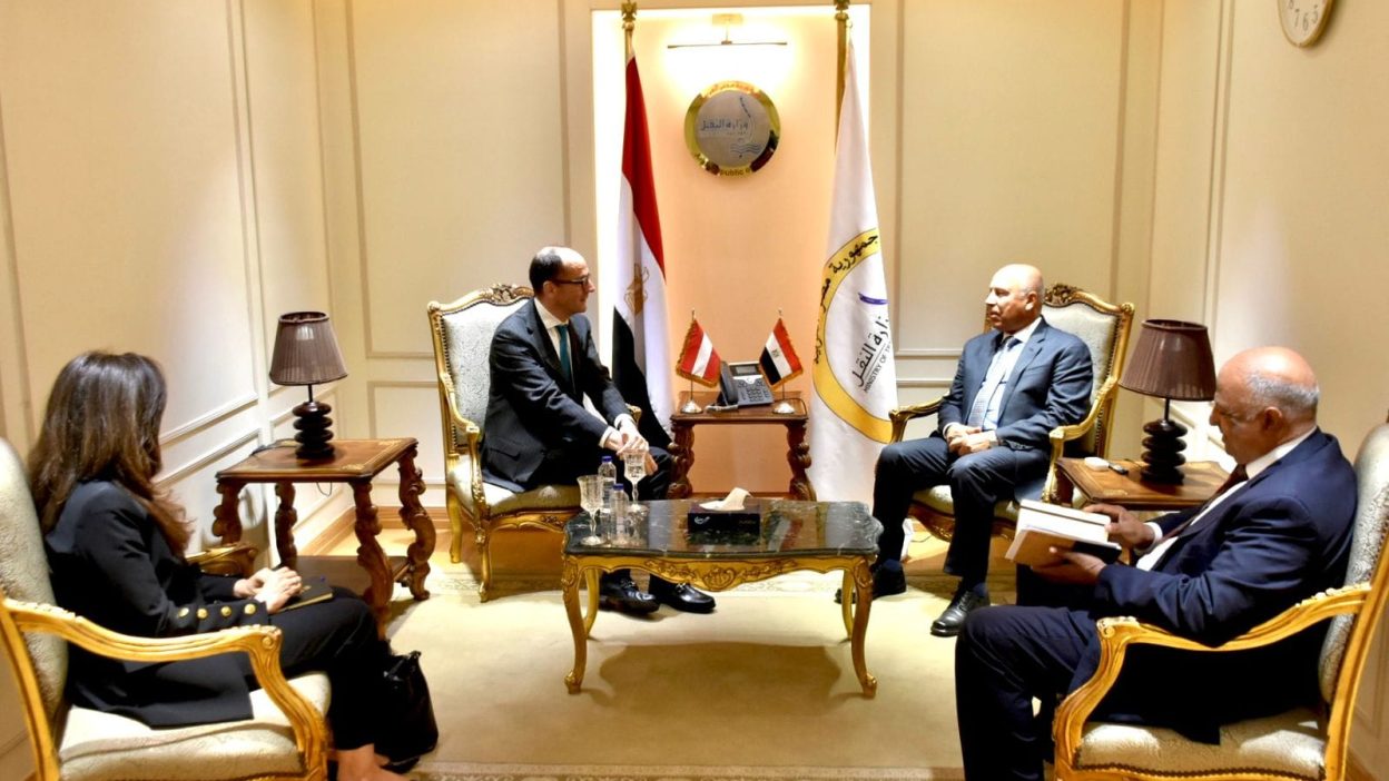 تطلعات وزير النقل للتحول من الاستيراد لاستكفاء والتصدير بشأن قضبان السكك الحديدية