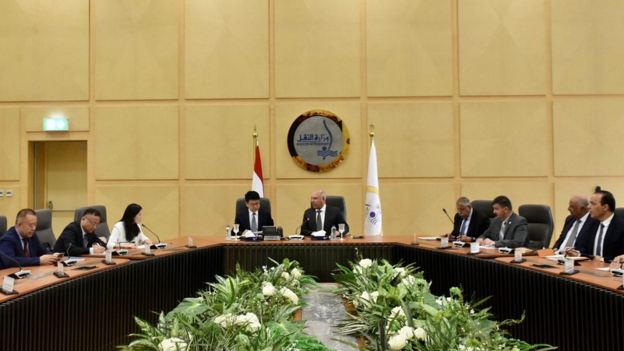 مدير الإدارة الوطنية للسكك الحديدية الصينية يُشارك في توطين صناعة النقل في مصر والإقلال من معدلات الاستيراد