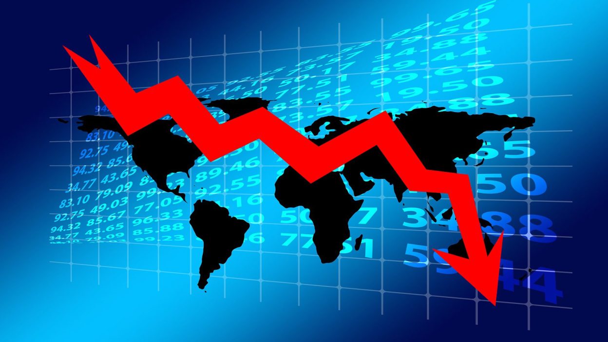 تطلعات الخبراء حول الركود التضخمي وتحليل التقارير الاقتصادية العالمية
