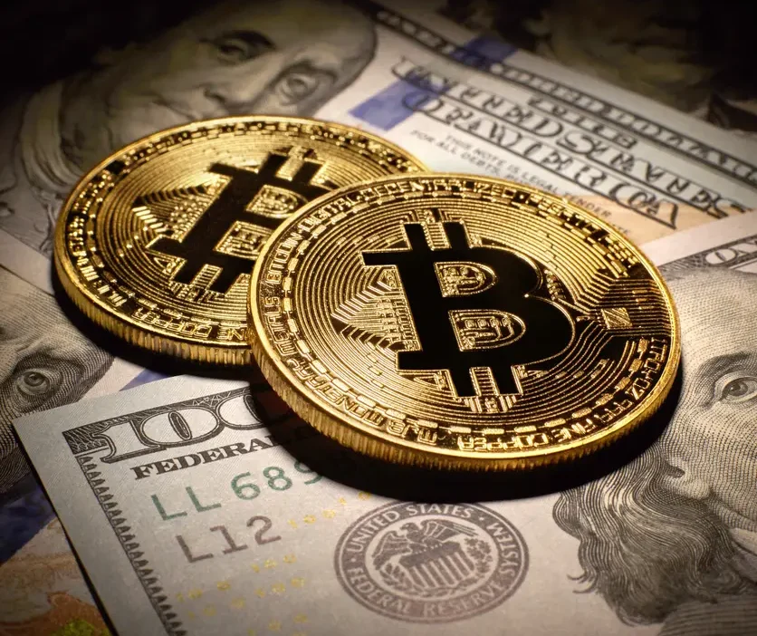 تأثير قرارات الفيدرالي على أسعار البيتكوين ومسارها المستقبلي