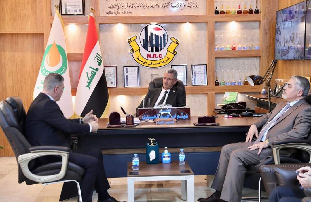 تطلعات وزير النفط بشأن التحول من الاستيراد إلى التصدير