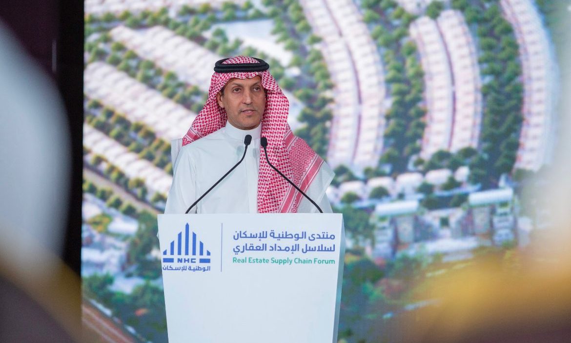 وزير الإسكان يوقع 77 اتفاقية في منتدى الوطنية للإسكان لسلاسل الإمداد العقاري 2024